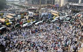 Students occupy Dhaka streets demanding road safety in Bangladesh